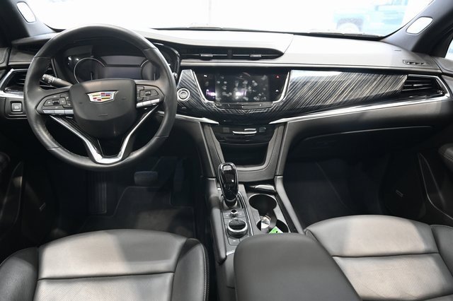 Used 2025 Cadillac XT6 Premium Luxury image 13