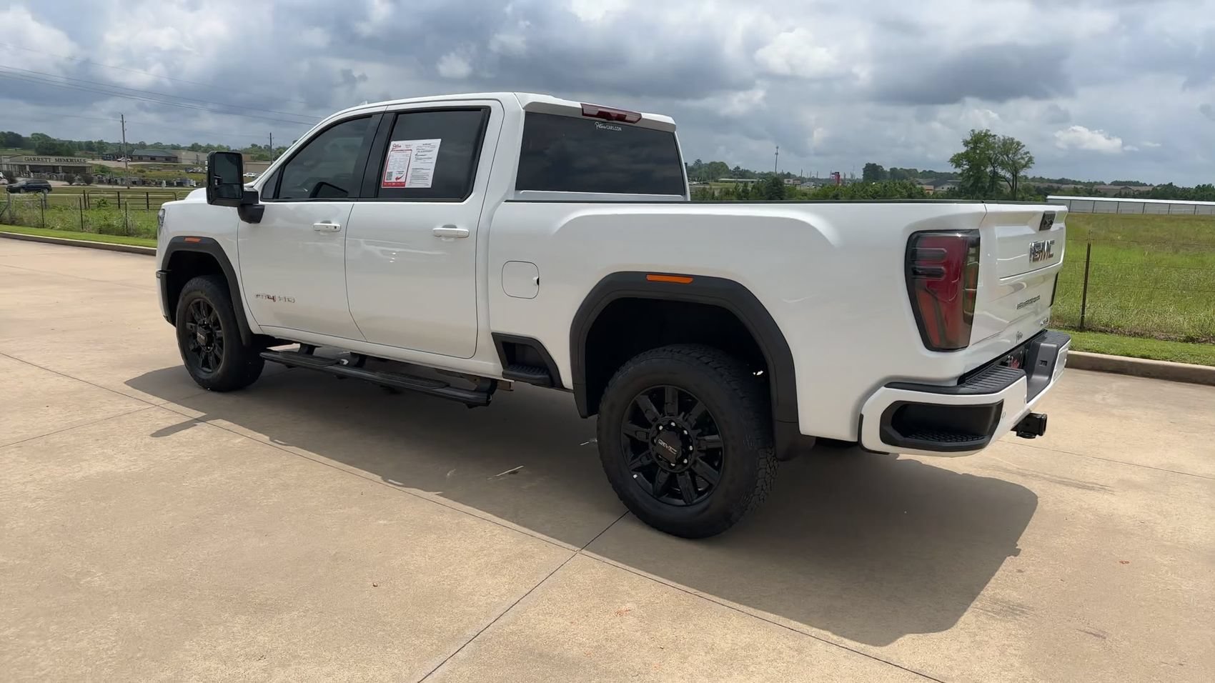 Used 2025 GMC Sierra 2500 AT4 AWD/4WD image 5