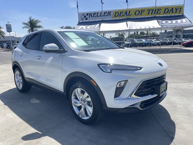 Certified 2025 Buick Encore GX Preferred AWD/4WD image 2