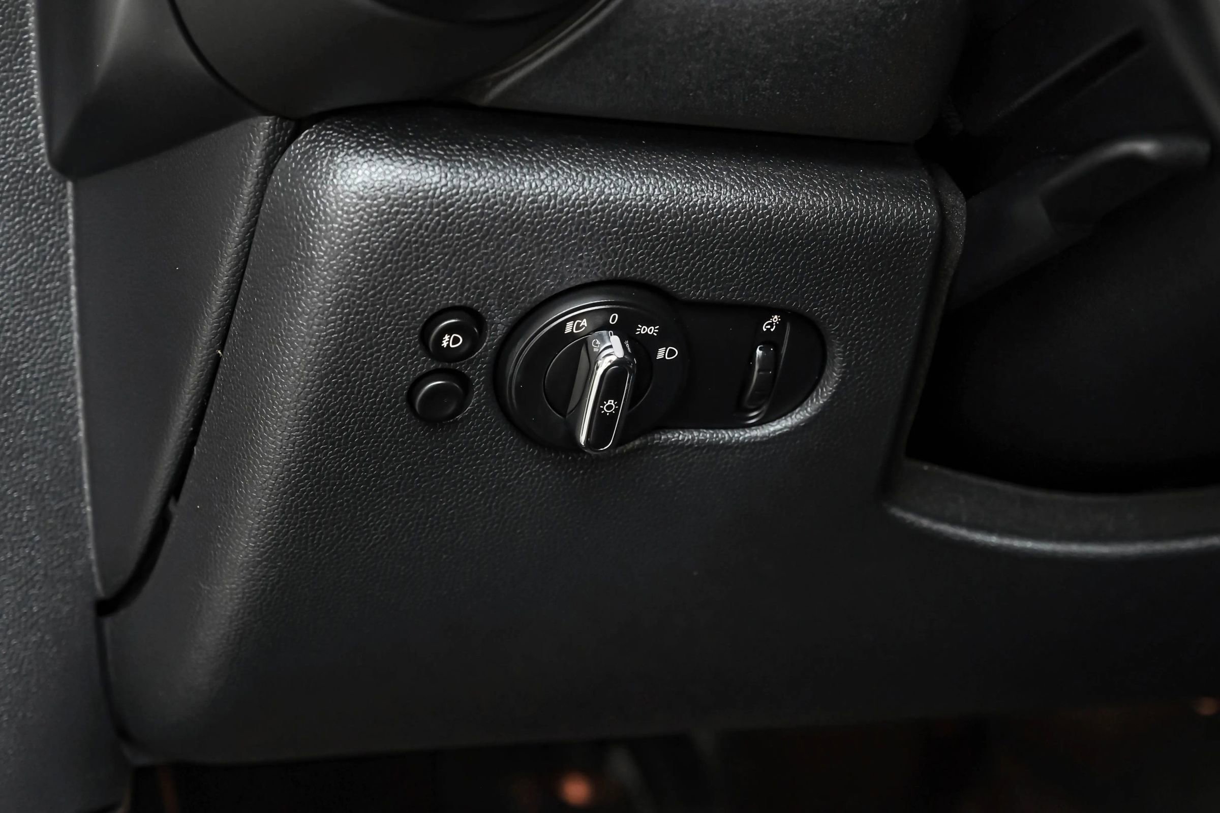 Used 2019 MINI Cooper S w/ Premium Package image 26