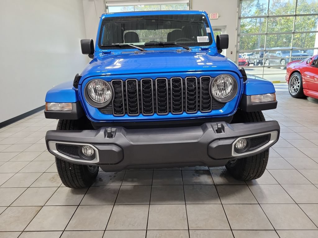 New 2025 Jeep Gladiator Sport AWD/4WD image 3