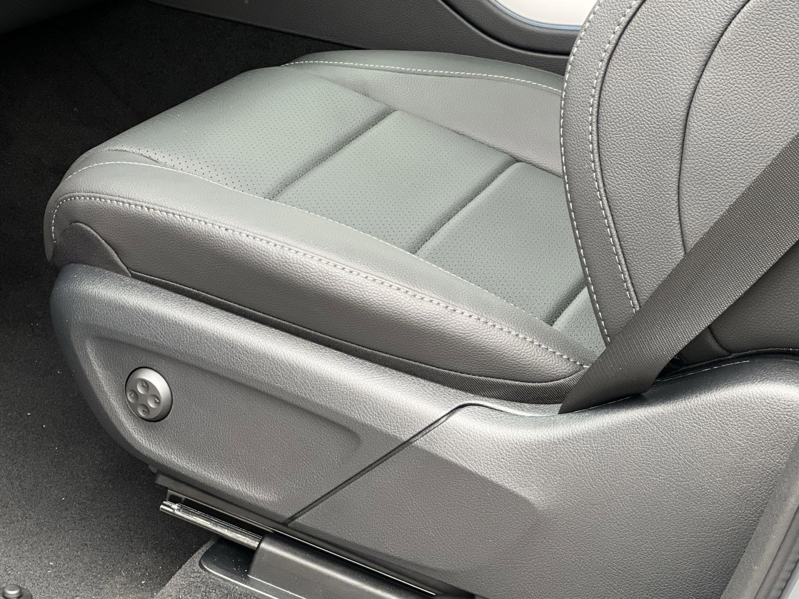 New 2026 Mercedes-Benz GLE 350 4MATIC image 12