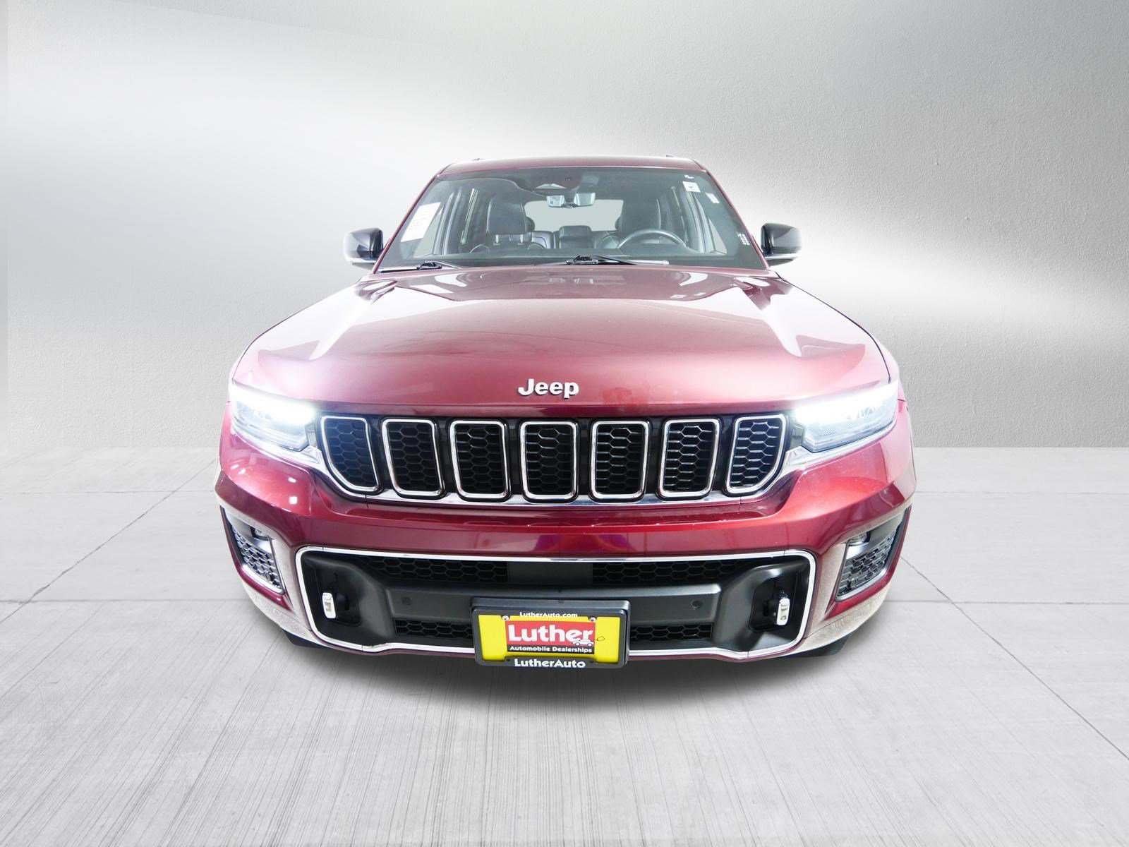 Used 2022 Jeep Grand Cherokee Overland w/ Luxury Tech Group IV image 2