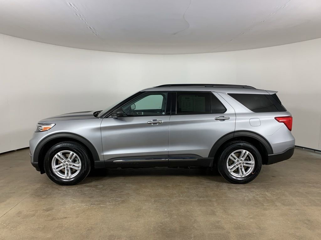 Used 2022 Ford Explorer XLT image 18