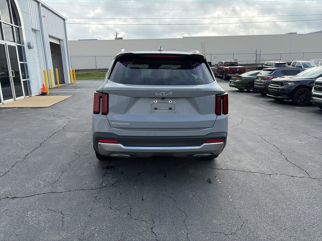 Used 2025 Kia Sorento S w/ Panoramic Sunroof Package image 6