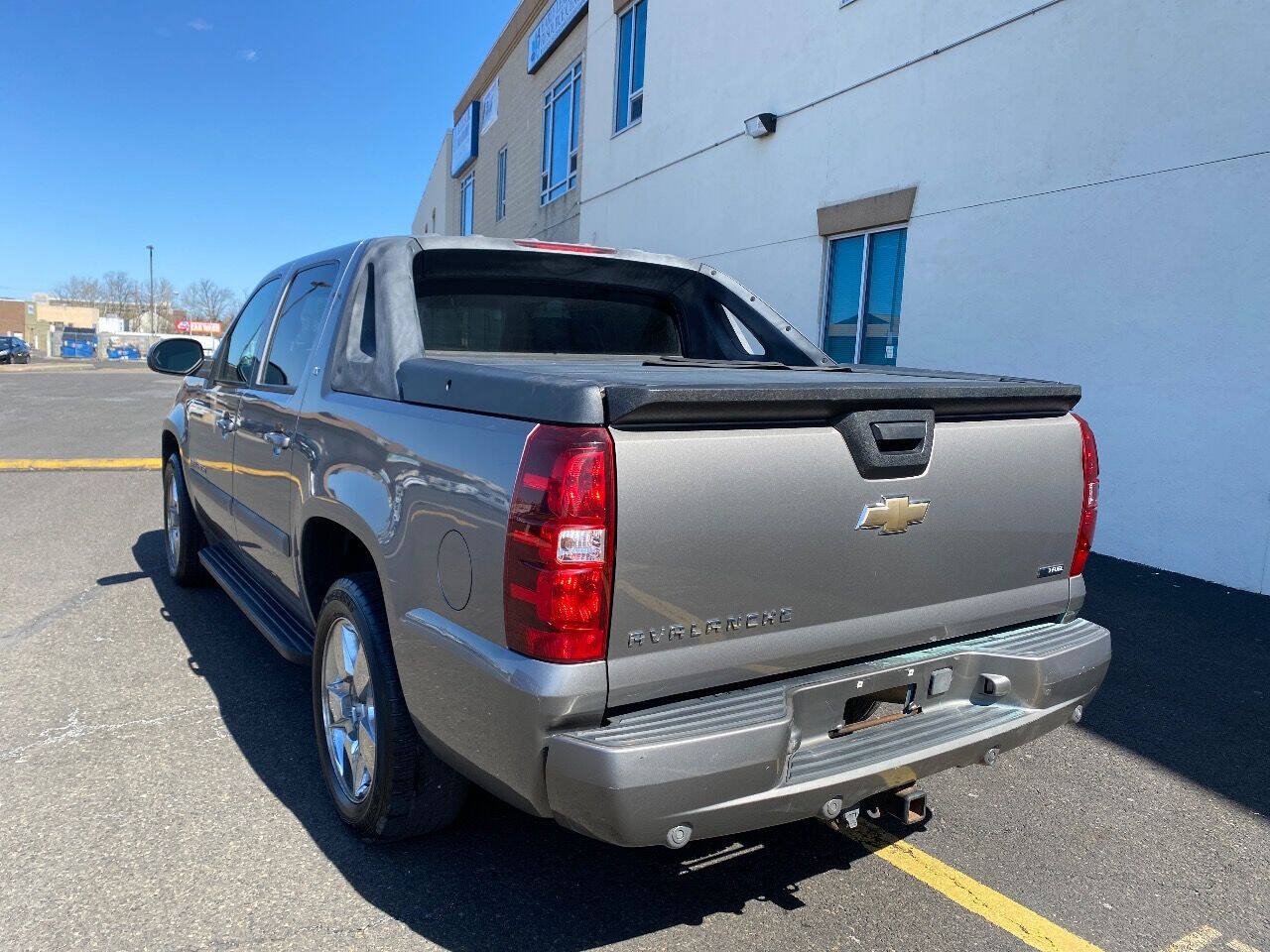 Used 2008 Chevrolet Avalanche LT w/ LT Preferred Equipment Group AWD/4WD image 6