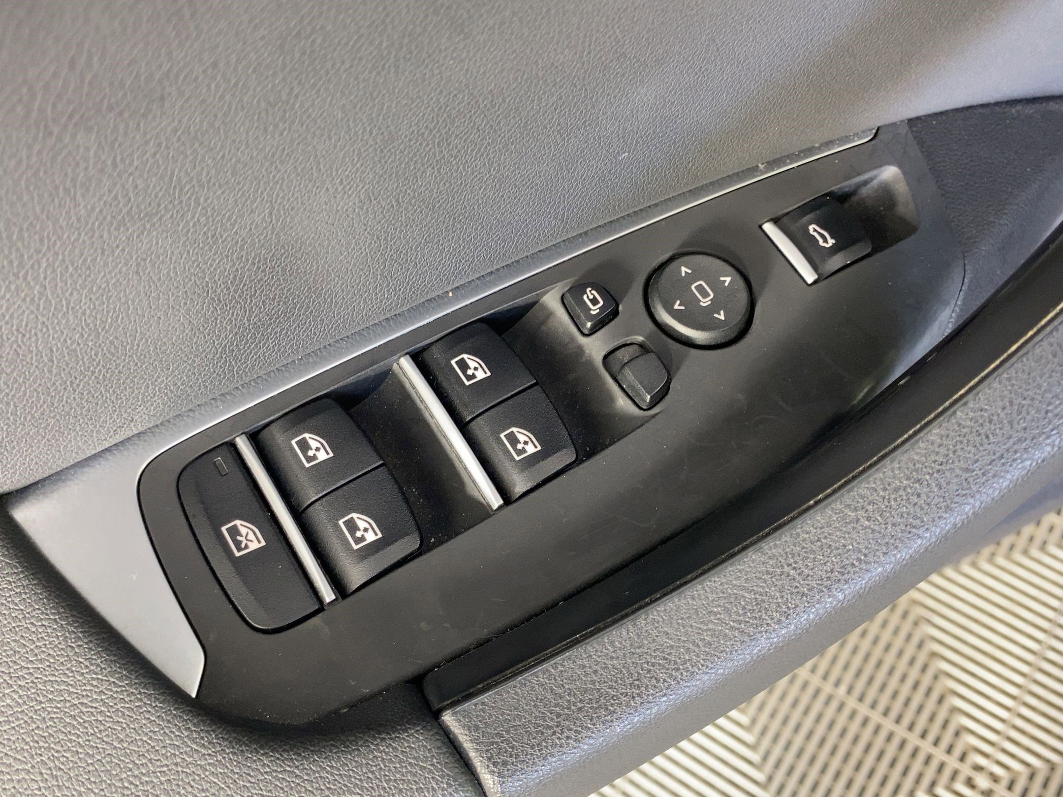 Used 2019 BMW X3 sDrive30i w/ Convenience Package image 10