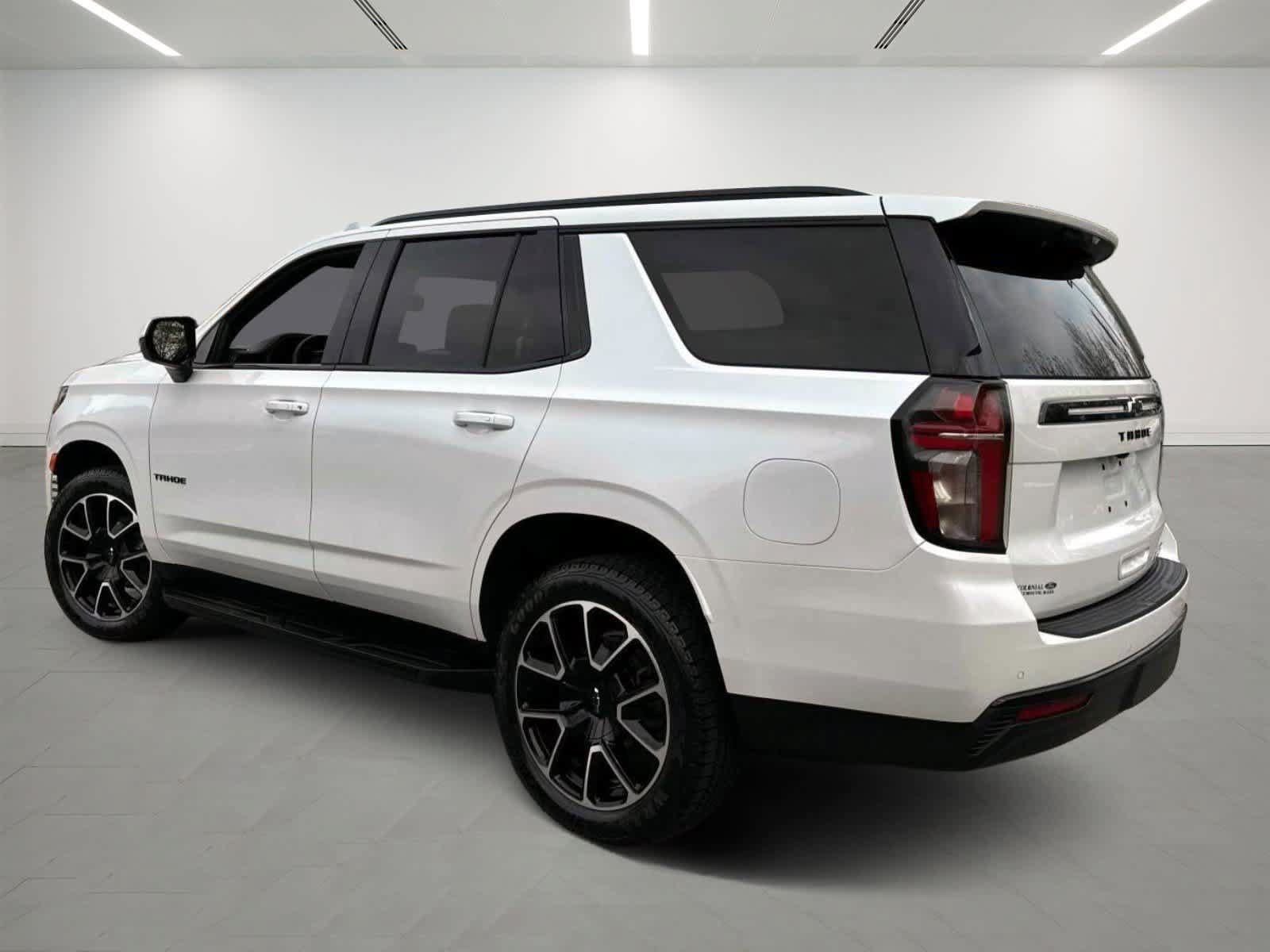 Used 2024 Chevrolet Tahoe RST AWD/4WD image 3