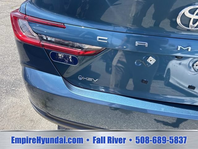Used 2025 Toyota Camry LE FWD image 5