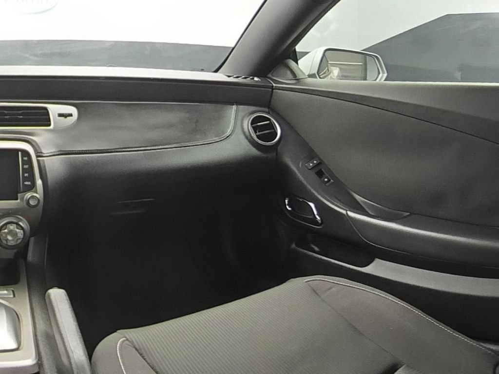 Used 2015 Chevrolet Camaro LT RWD image 15