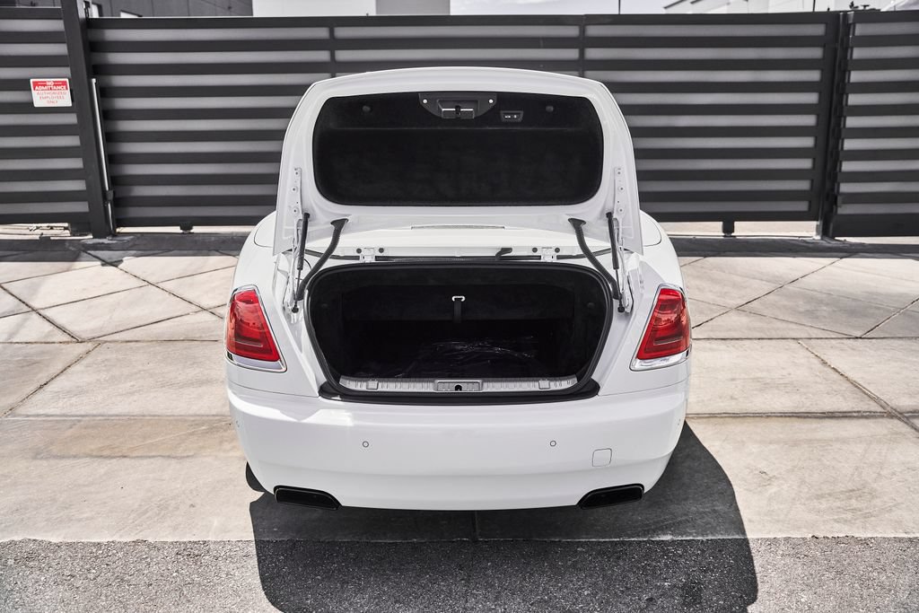 Used 2018 Rolls-Royce Dawn RWD image 18