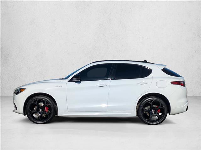 Used 2022 Alfa Romeo Stelvio Veloce image 9