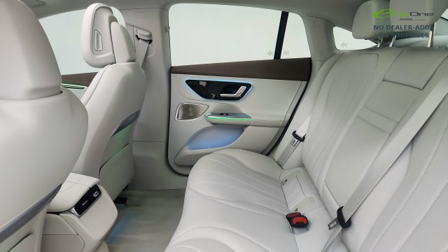 Used 2025 Mercedes-Benz EQE 350+ Sedan w/ Driver Assistance Package image 31
