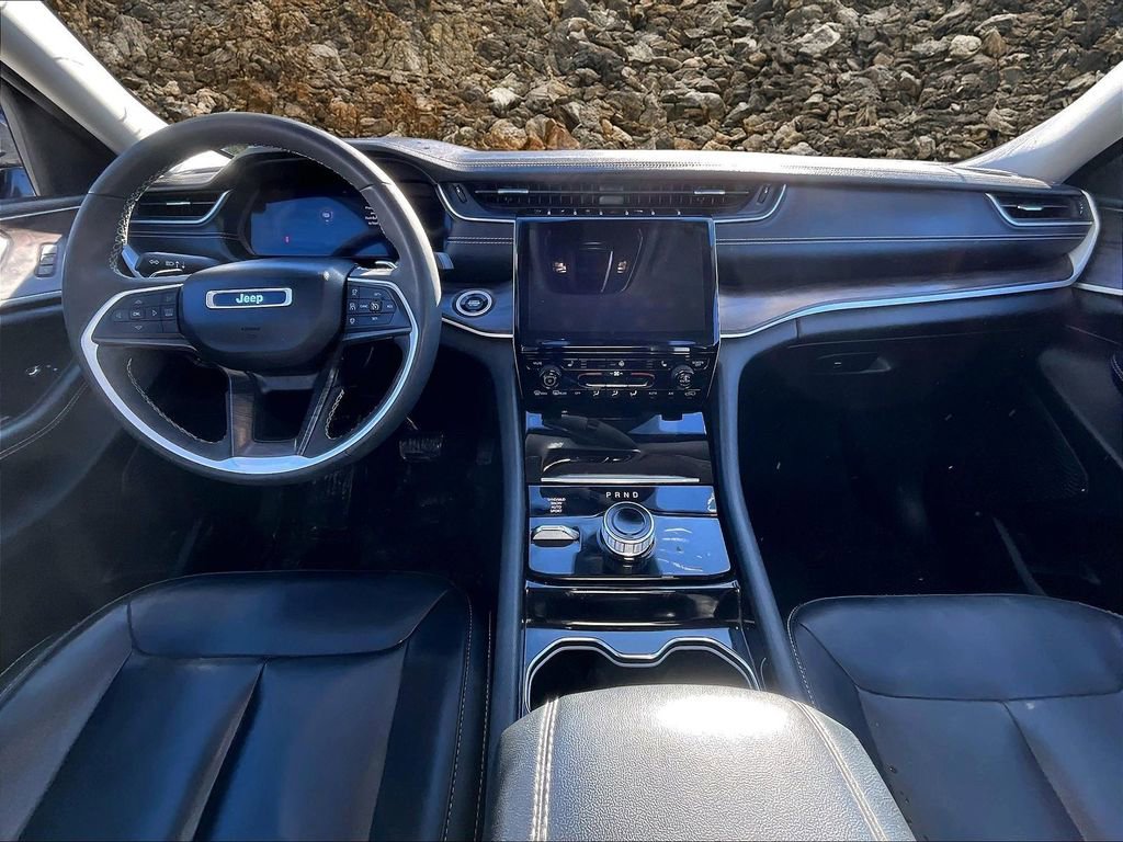 Used 2023 Jeep Grand Cherokee Limited image 14