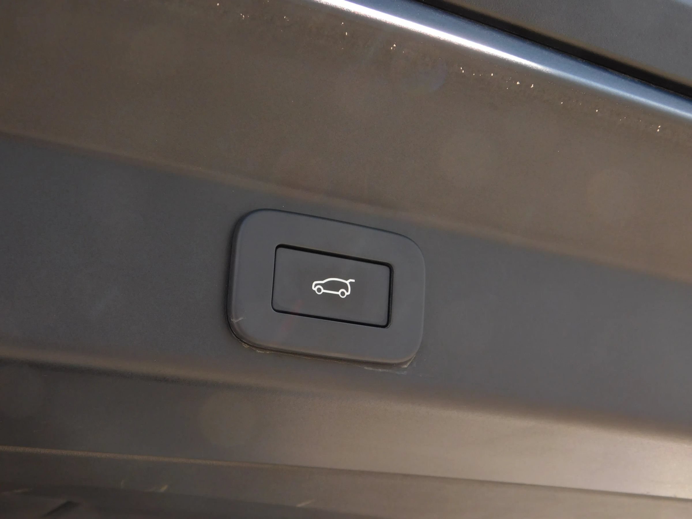 Used 2025 Land Rover Range Rover Sport SE AWD/4WD image 11