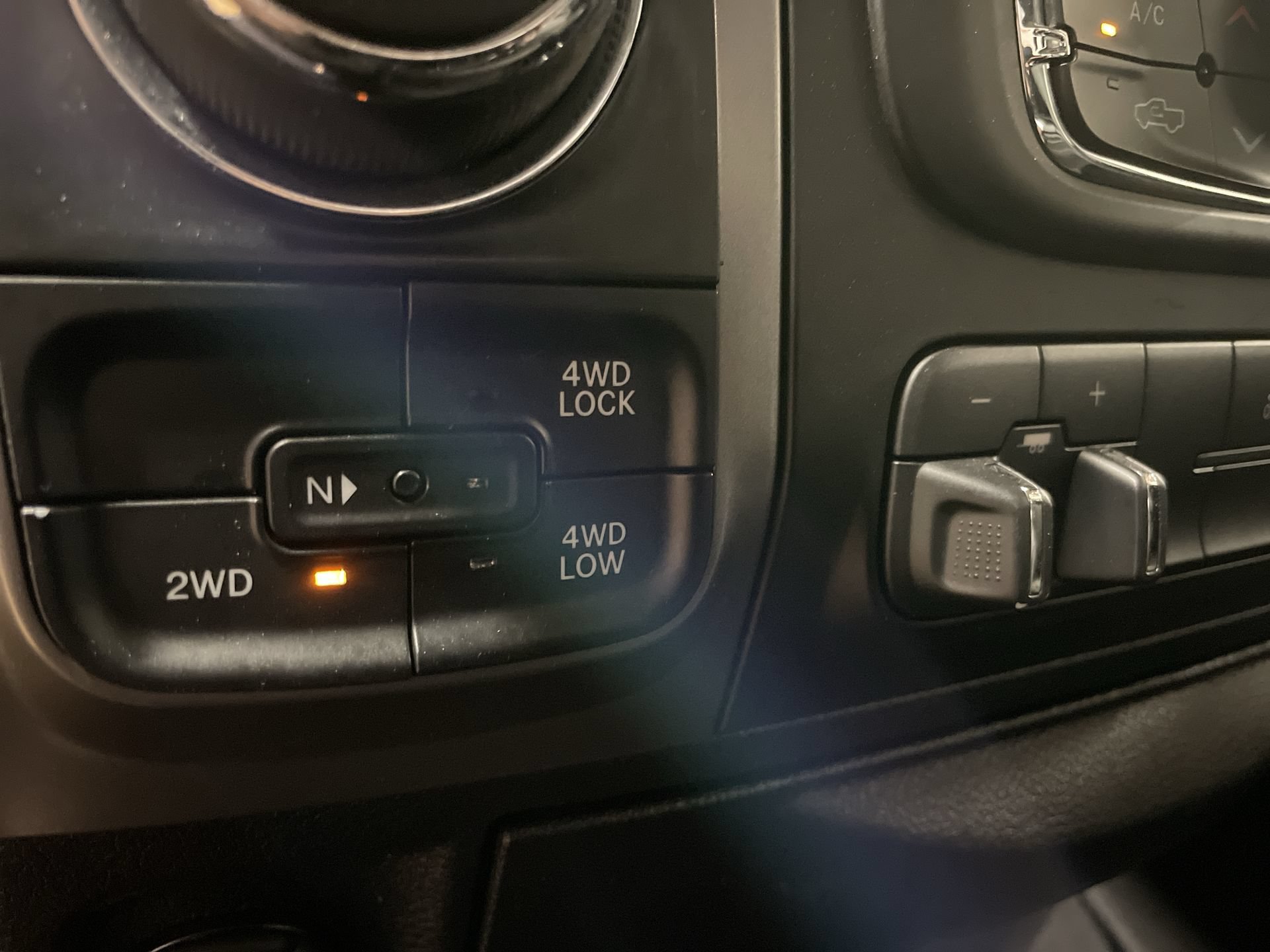 Used 2022 RAM 1500 Classic SLT w/ Electronics Group AWD/4WD image 31