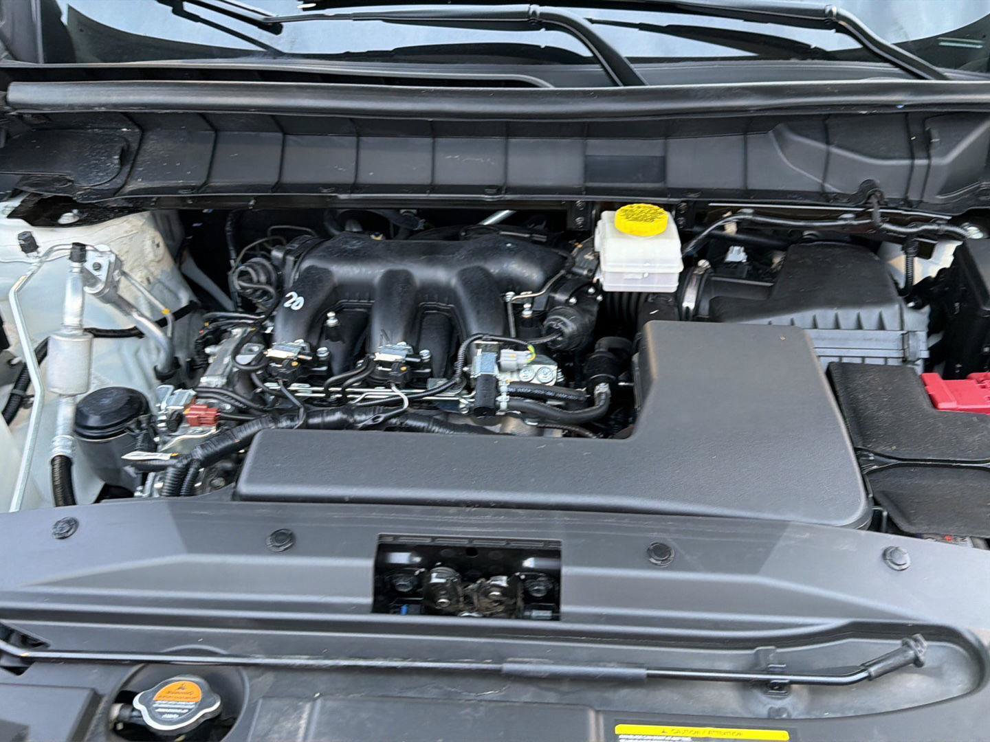 Used 2025 Nissan Pathfinder SV AWD/4WD image 36