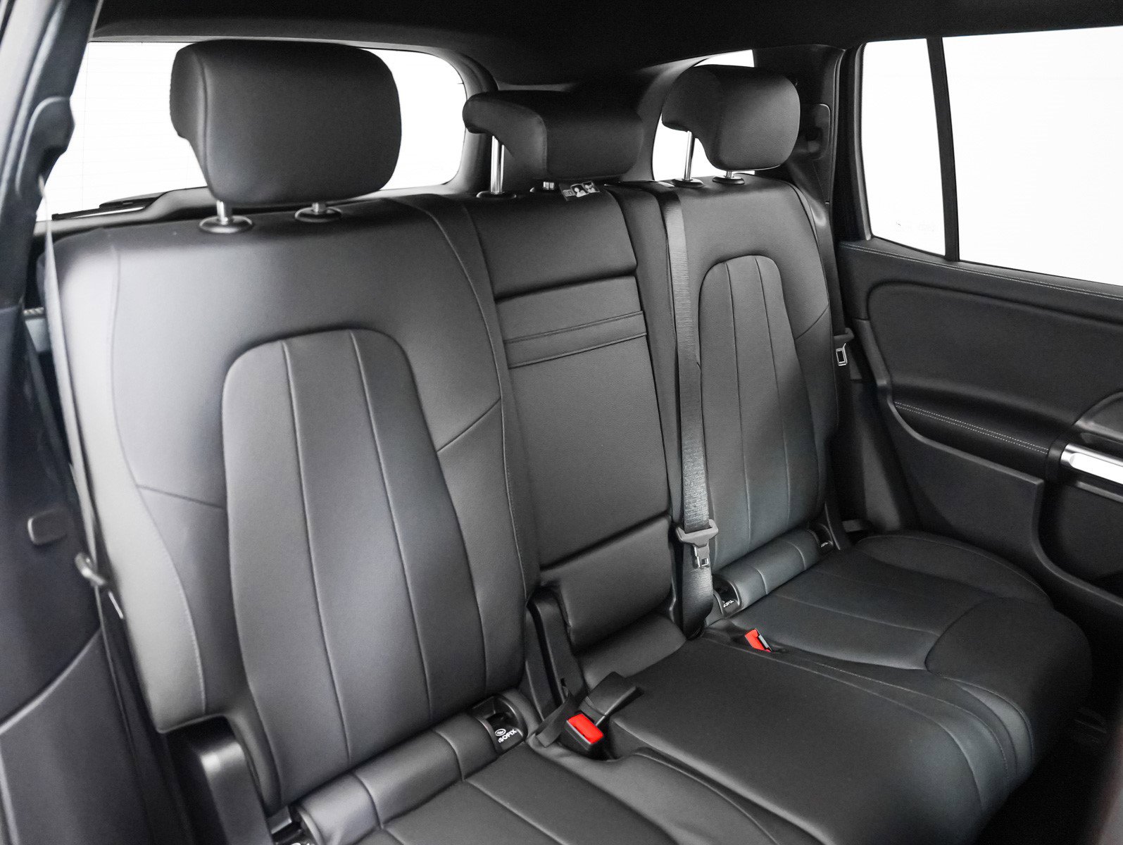 New 2025 Mercedes-Benz GLB 250 4MATIC image 10