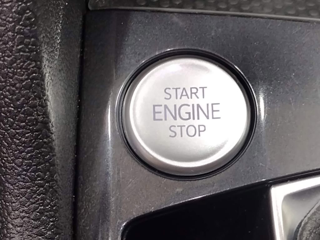 Certified 2024 Volkswagen Tiguan S image 33