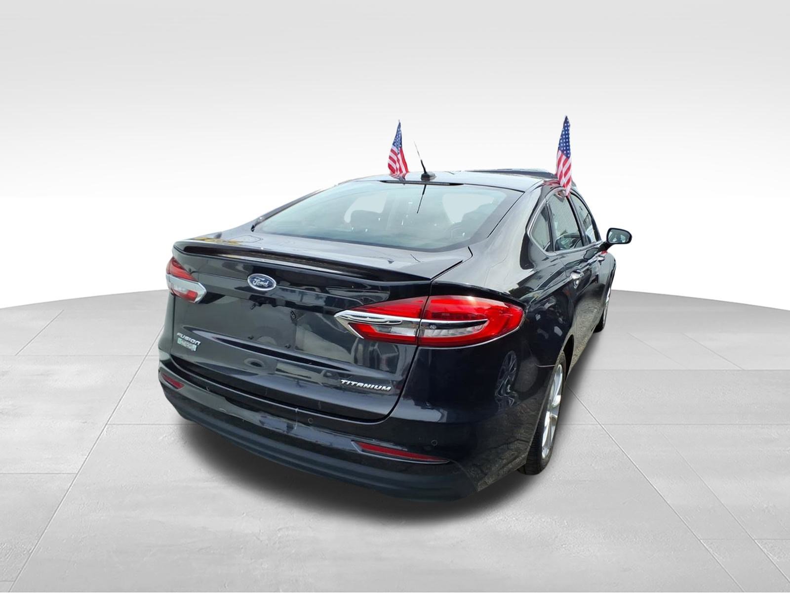 Used 2019 Ford Fusion Energi Titanium image 4