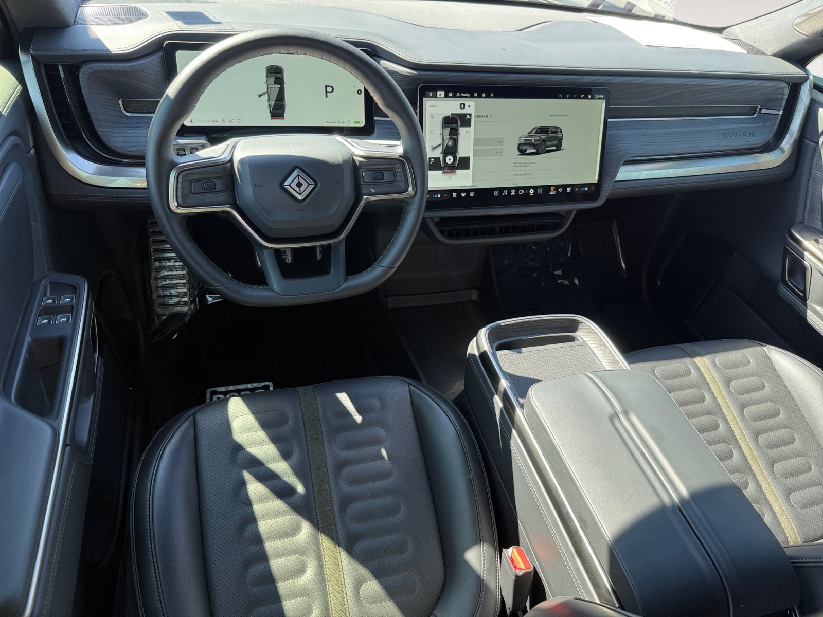 Used 2024 Rivian R1S Adventure Dual AWD/4WD image 15