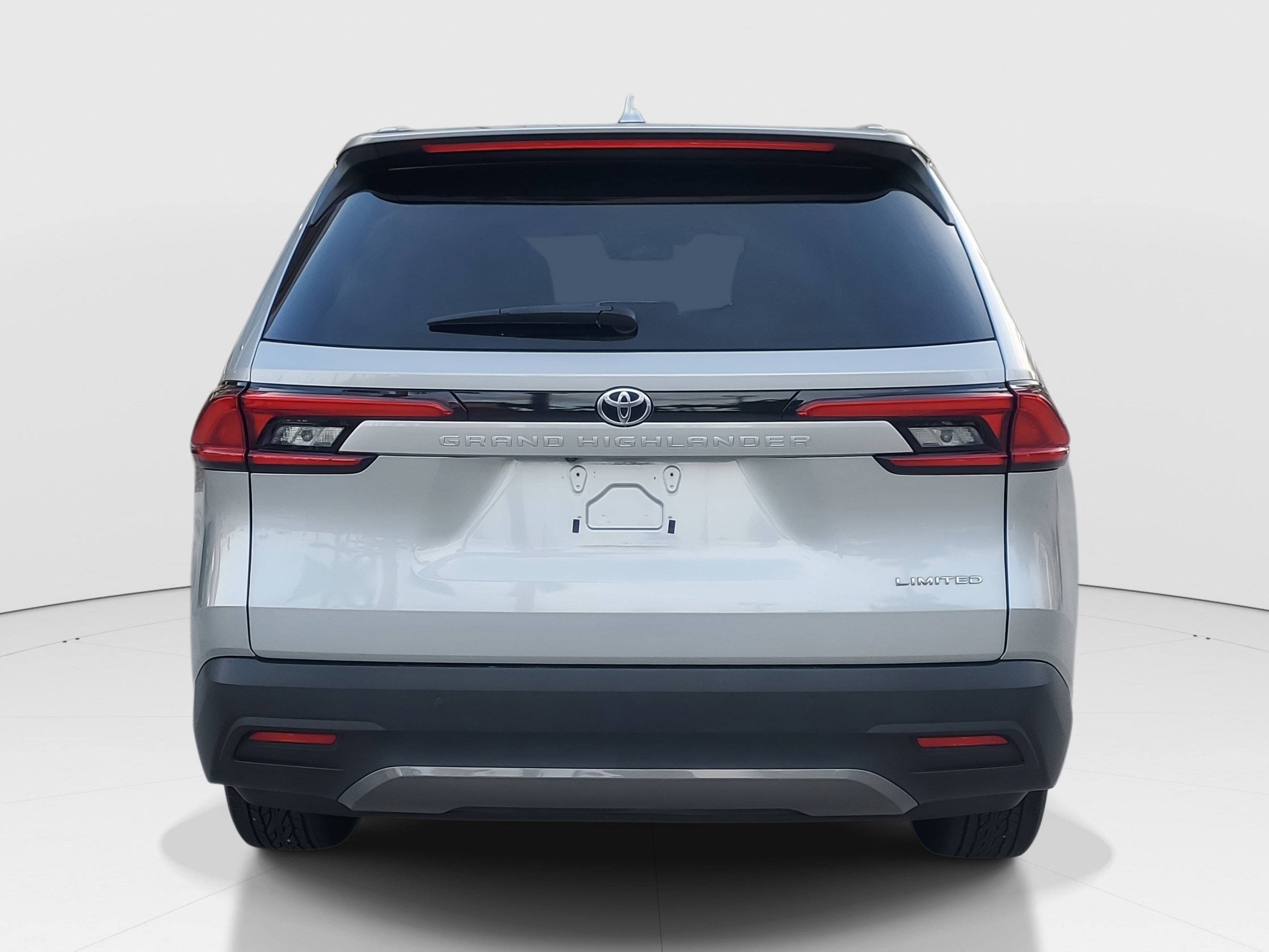 Used 2024 Toyota Grand Highlander Limited image 4