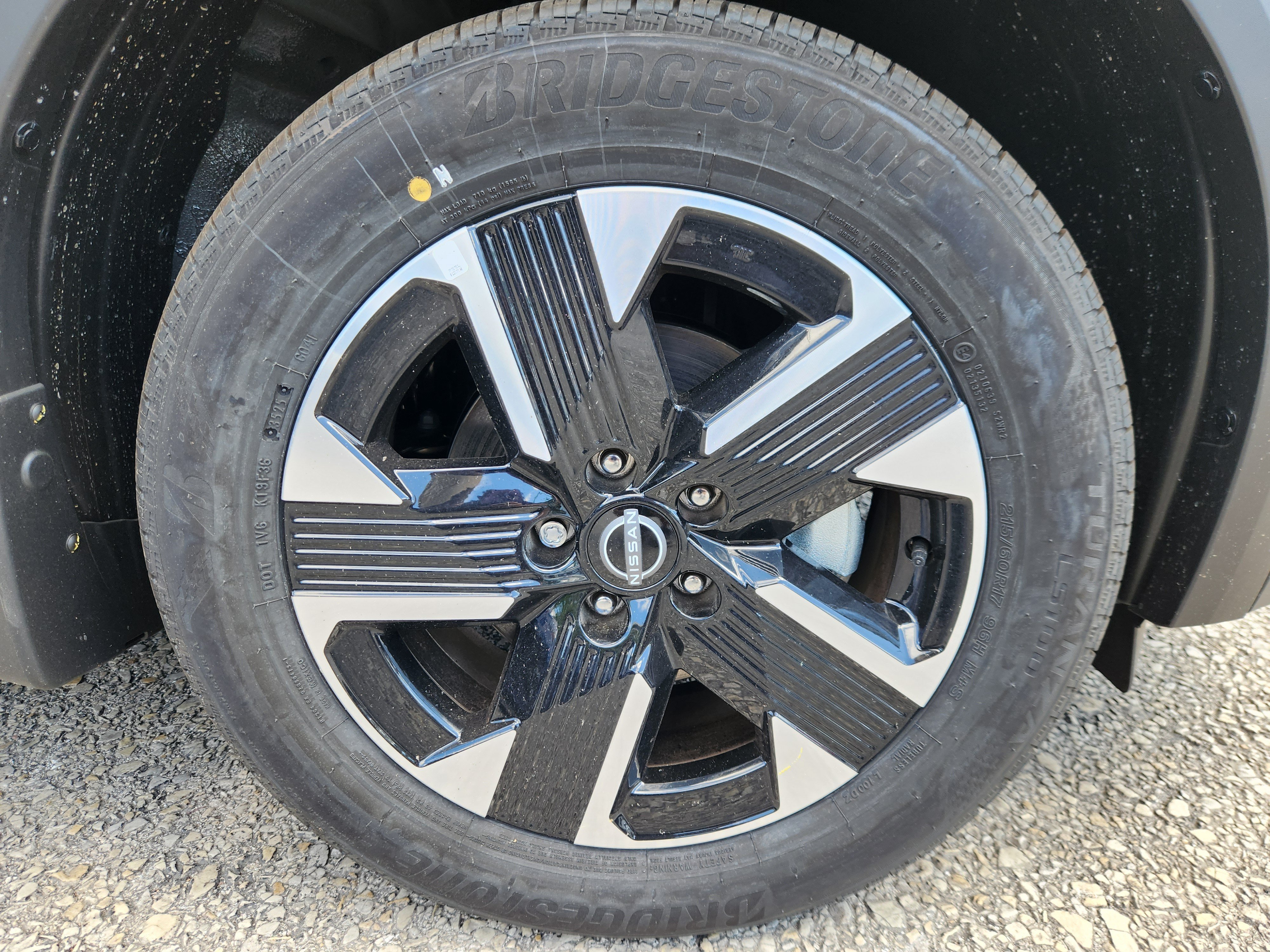 Used 2026 Nissan Kicks SV AWD/4WD image 31