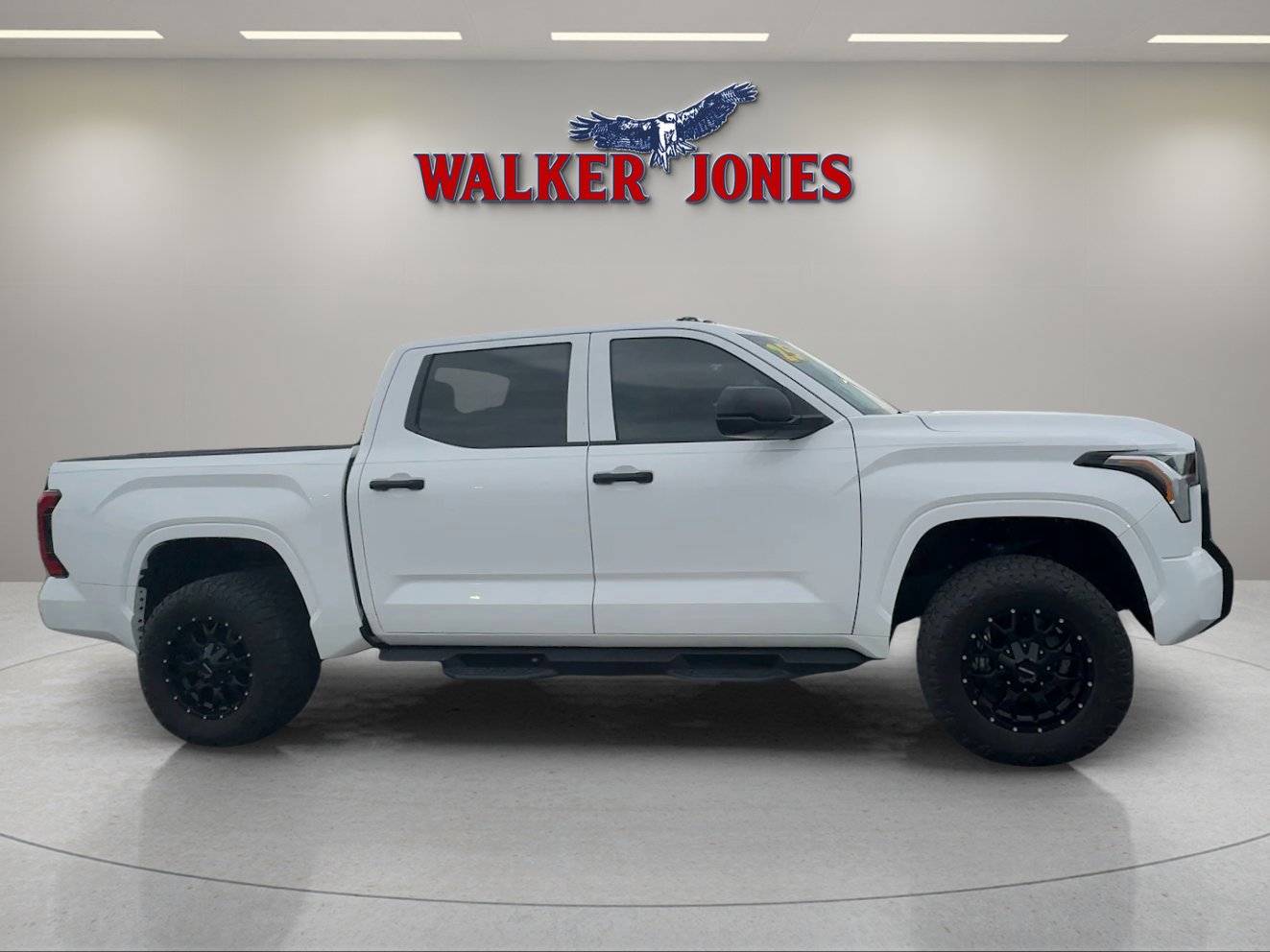 Used 2025 Toyota Tundra SR w/ SR Tow Package AWD/4WD image 8