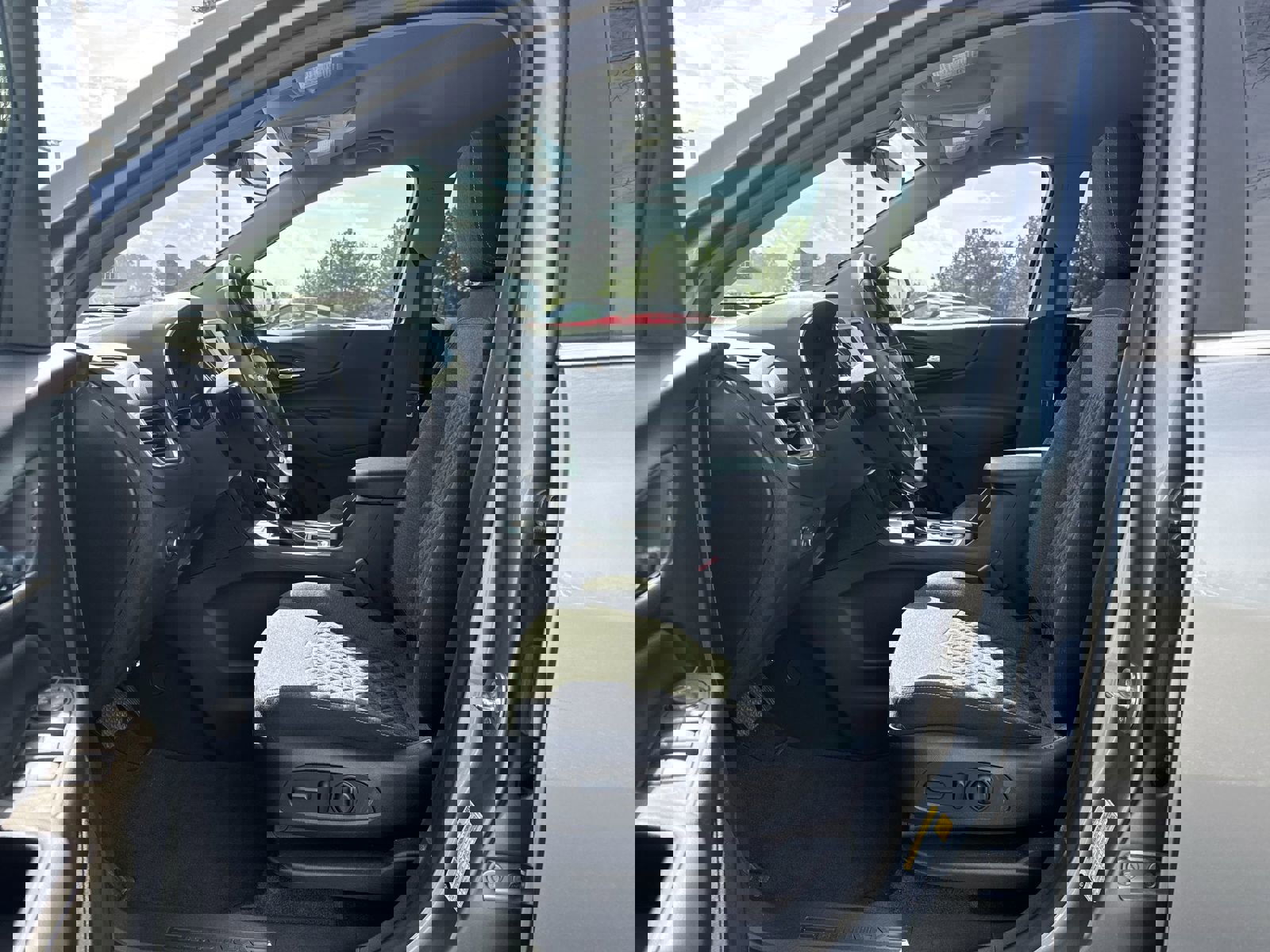 Used 2024 Chevrolet Equinox LT image 16