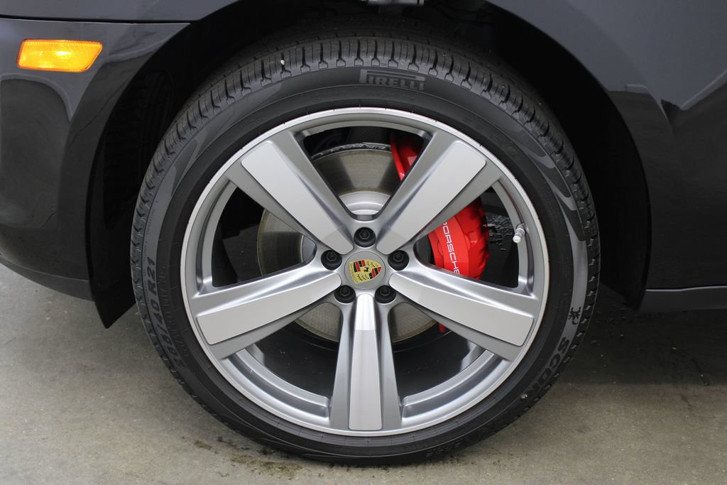 Used 2025 Porsche Macan S AWD/4WD image 13