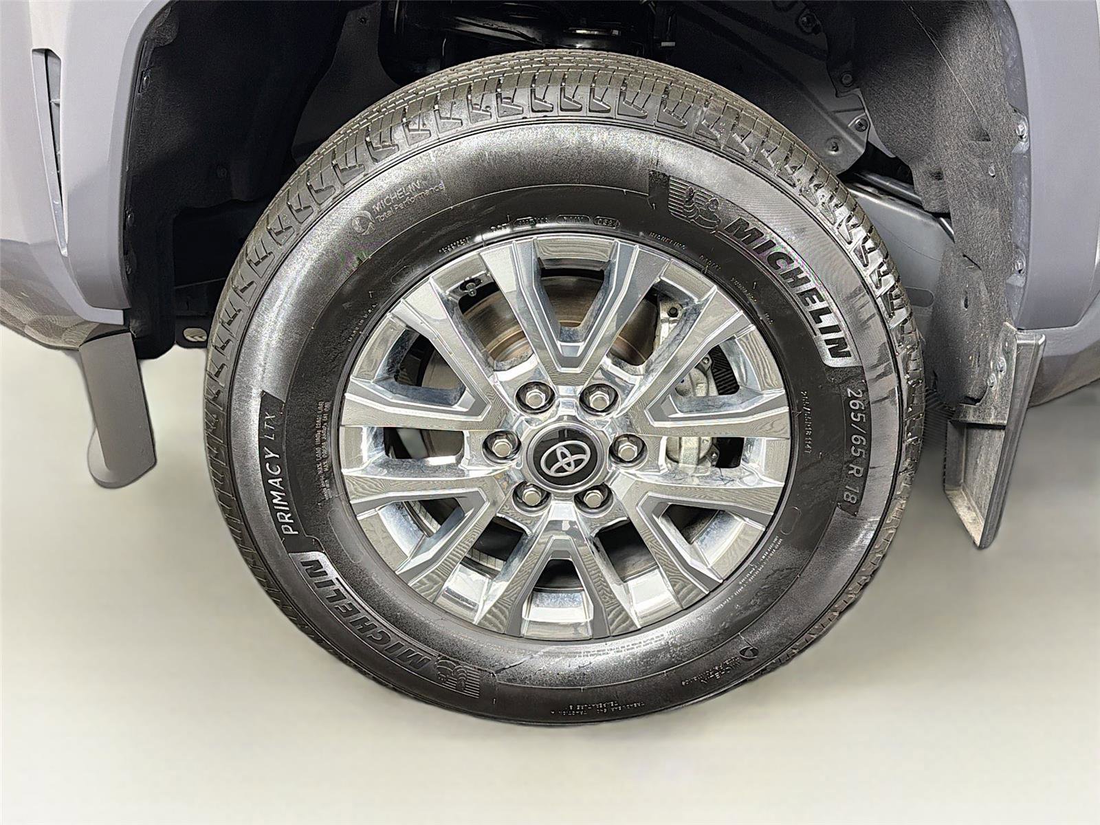 Used 2024 Toyota Tacoma Limited w/ Limited Package (LT) image 30