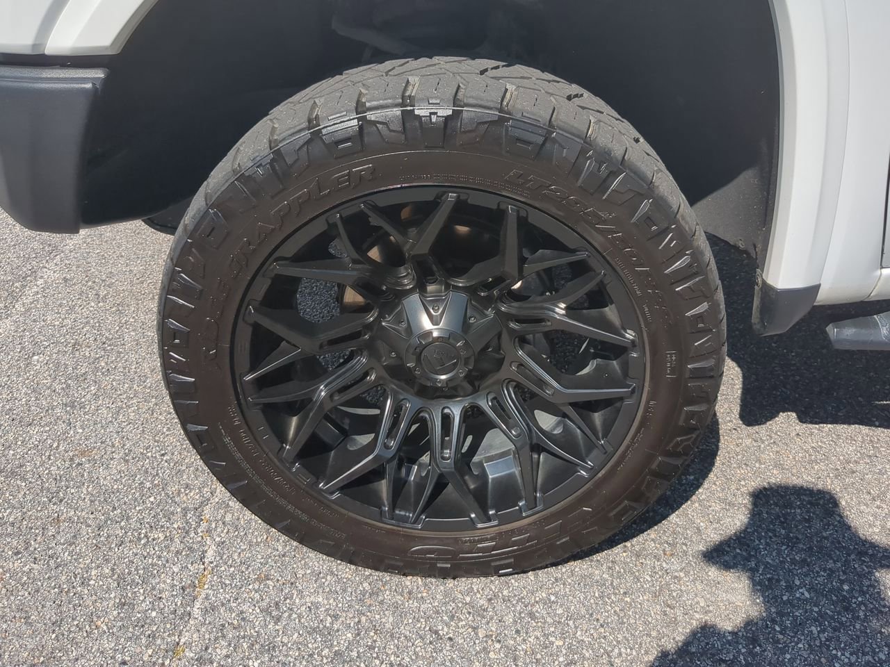 Used 2023 GMC Sierra 1500 AT4X AWD/4WD image 34