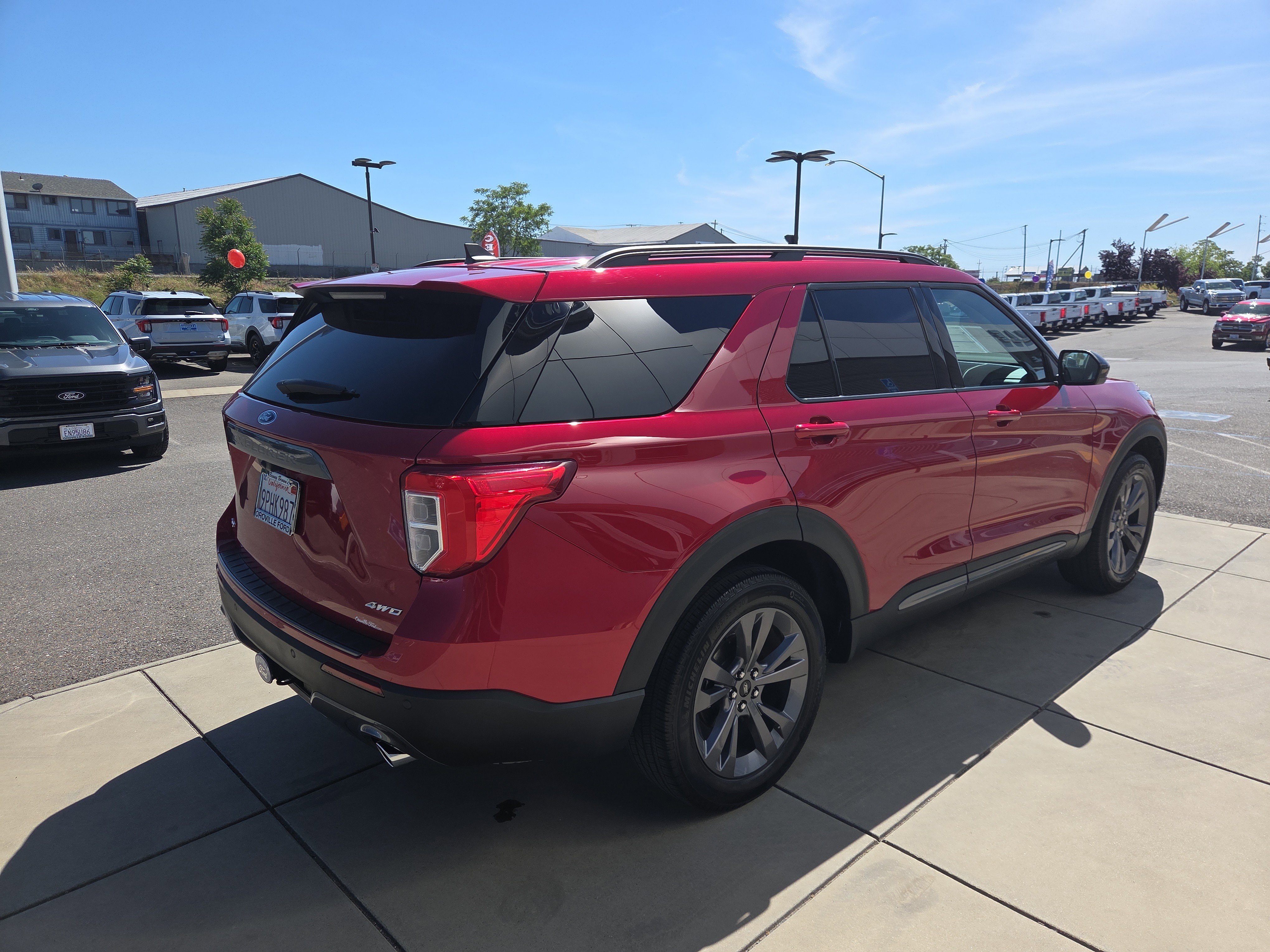 Used 2024 Ford Explorer XLT w/ Equipment Group 202A image 5