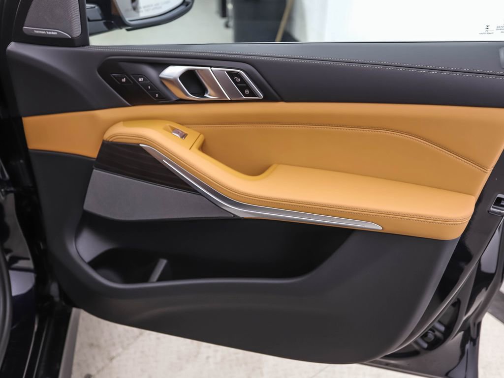 Used 2025 BMW X7 xDrive40i w/ Executive Package image 33