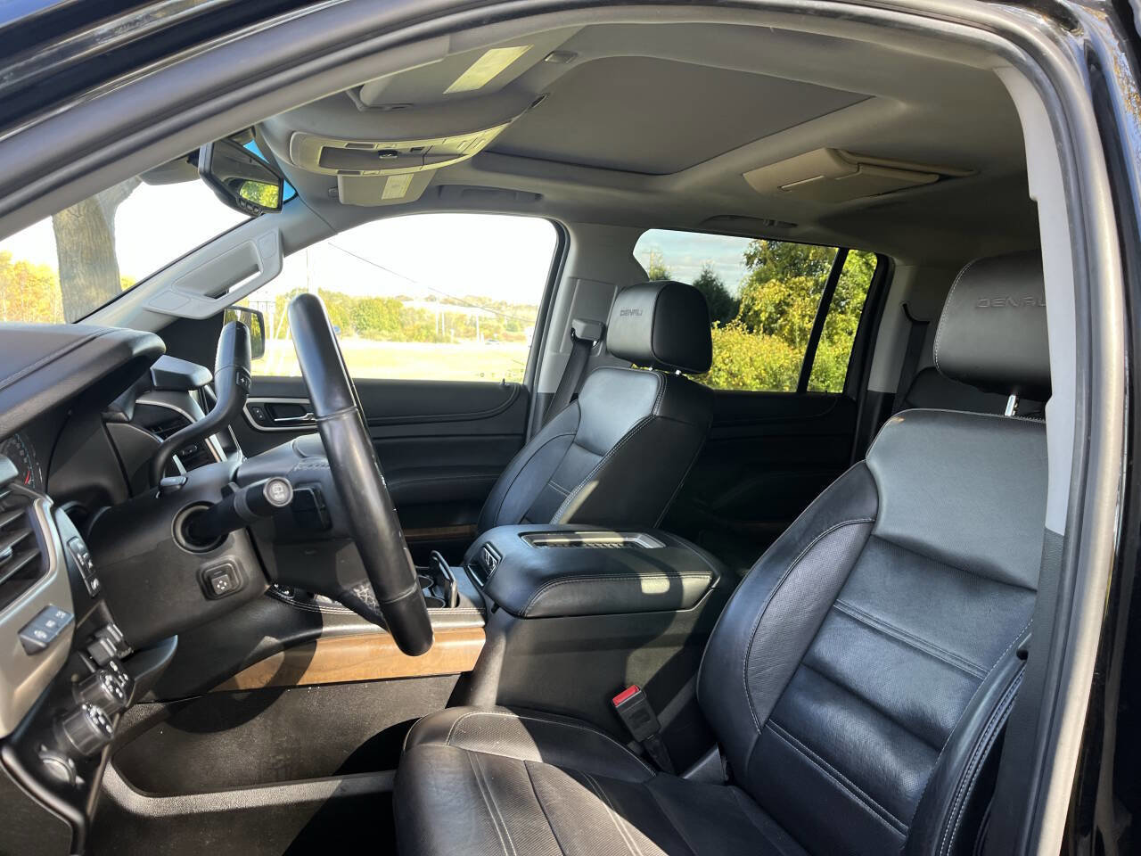 Used 2018 GMC Yukon XL Denali w/ Open Road Package image 29