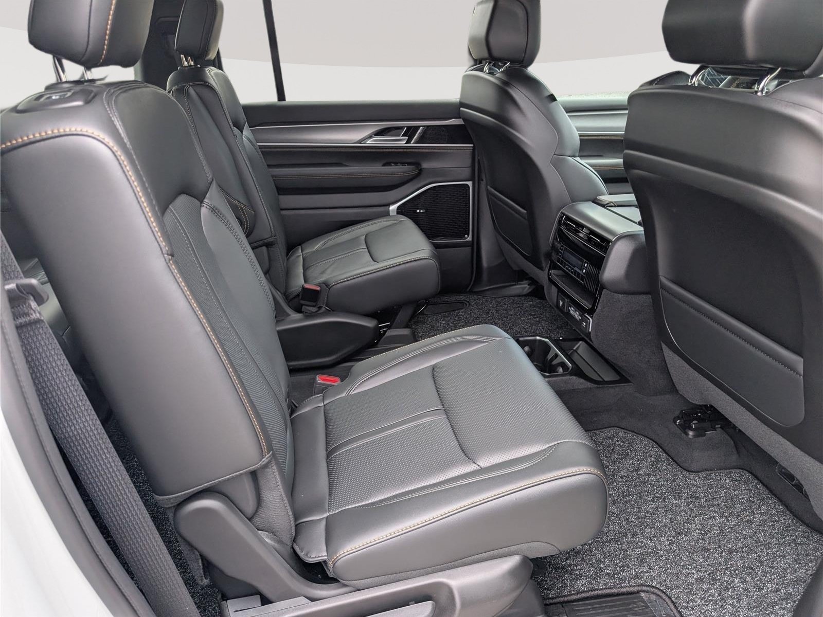 New 2026 Jeep Grand Wagoneer 4WD image 8