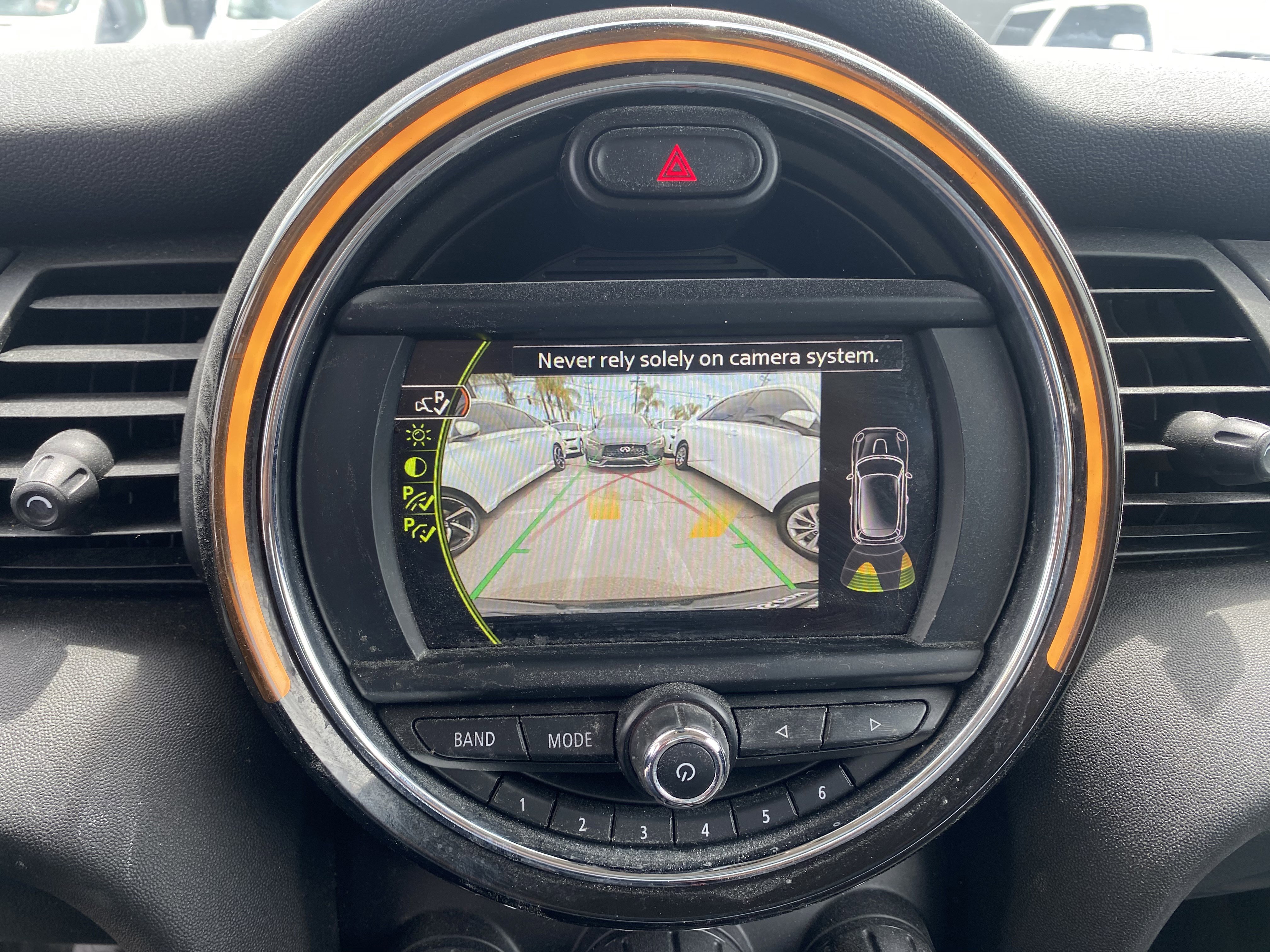 Used 2018 MINI Cooper 2-Door Hardtop image 16