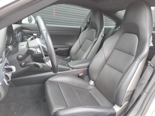 Certified 2017 Porsche 911 Carrera 4 image 5