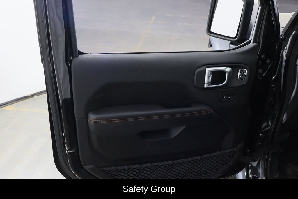 Used 2021 Jeep Gladiator Mojave AWD/4WD image 11