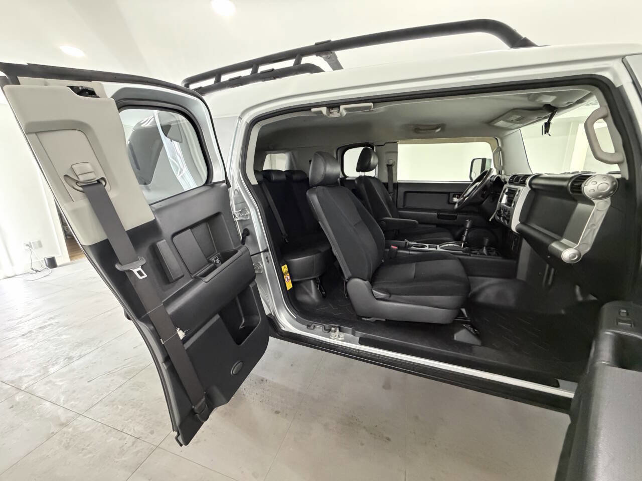 Used 2007 Toyota FJ Cruiser 4WD image 14
