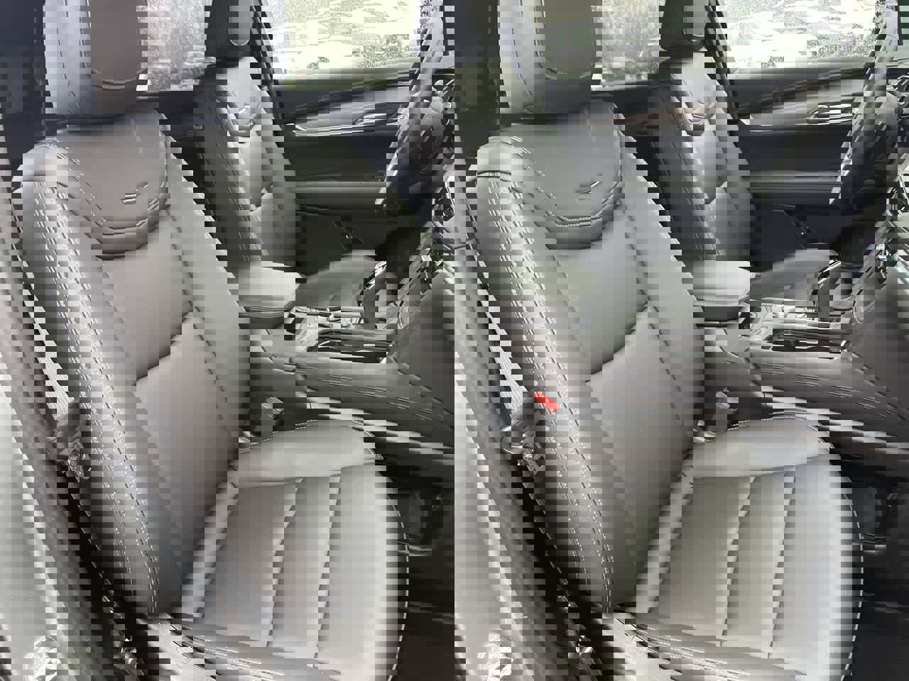 Certified 2024 Cadillac XT5 Luxury w/ LPO, Floor Liner Package image 14