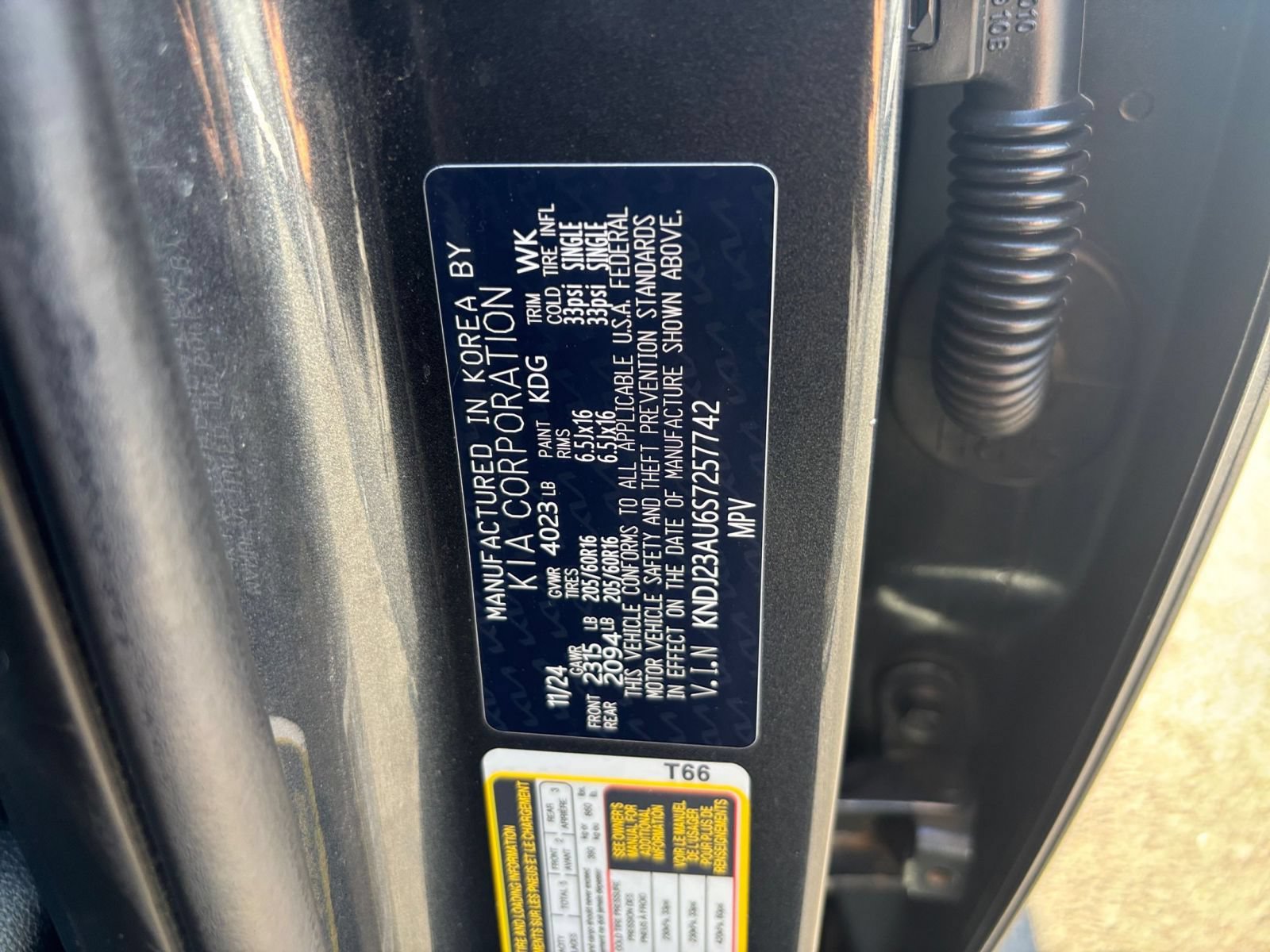 Used 2025 Kia Soul LX w/ LX Technology Package FWD image 26