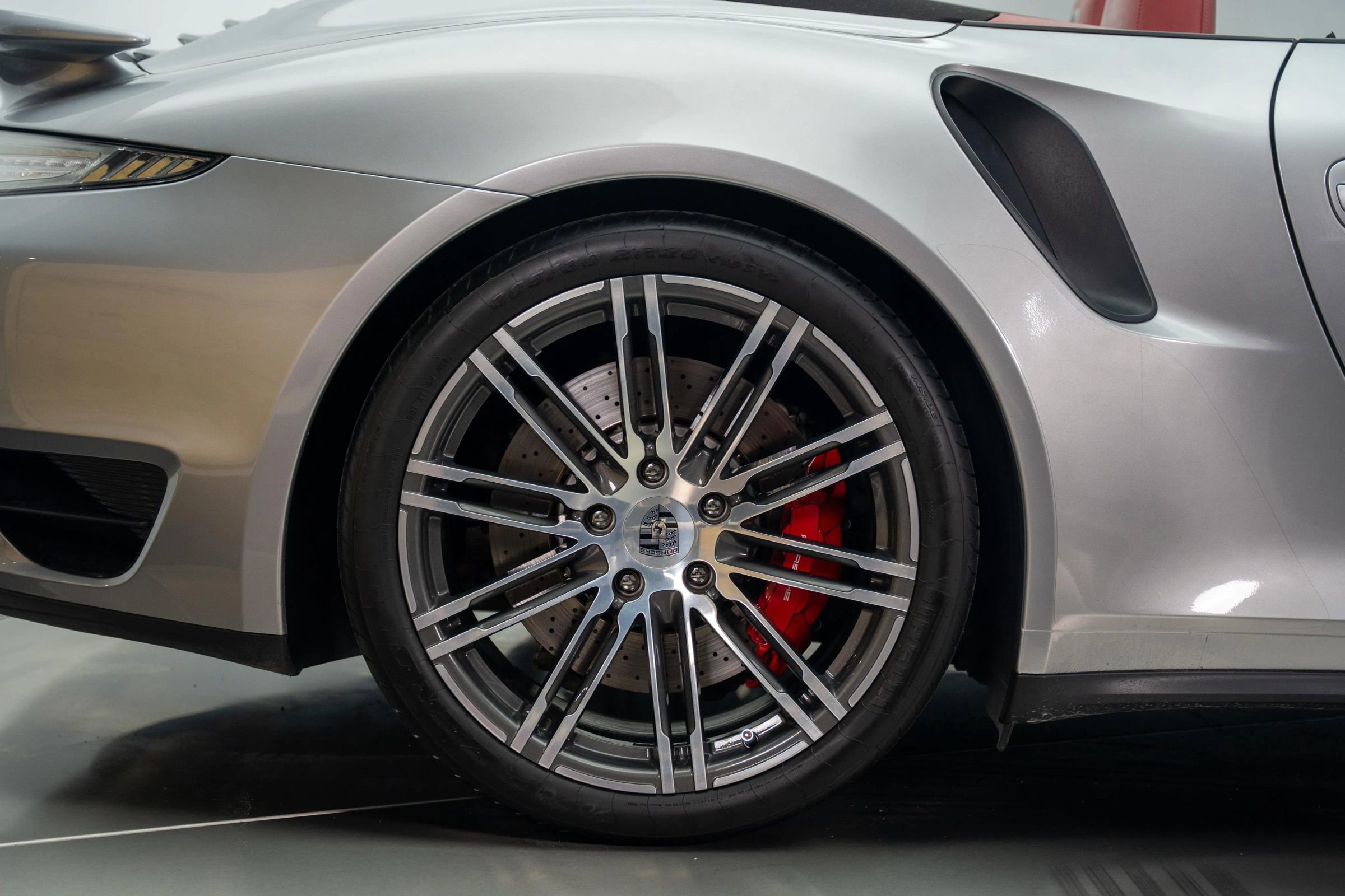 Used 2015 Porsche 911 Turbo image 30