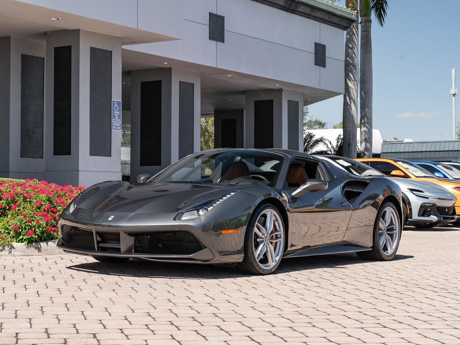 Used 2018 Ferrari 488 Spider image 31