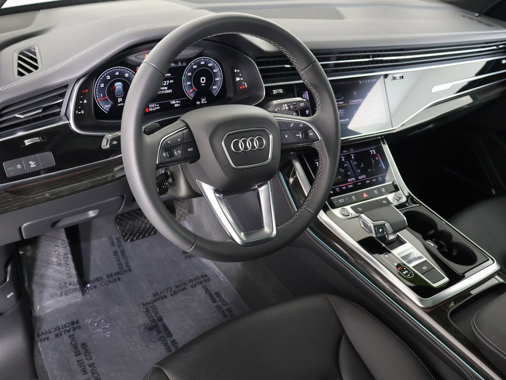 Used 2025 Audi Q8 Premium Plus w/ Premium Plus Package image 2