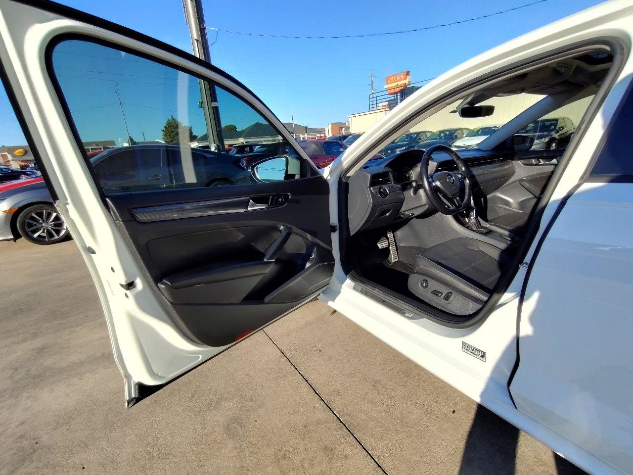 Used 2020 Volkswagen Passat 2.0T R-Line FWD image 13