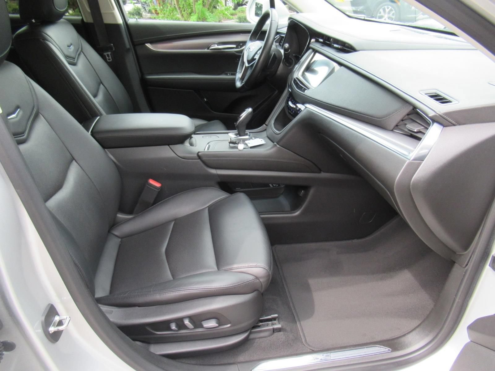 Used 2019 Cadillac XT5 Premium Luxury FWD image 10