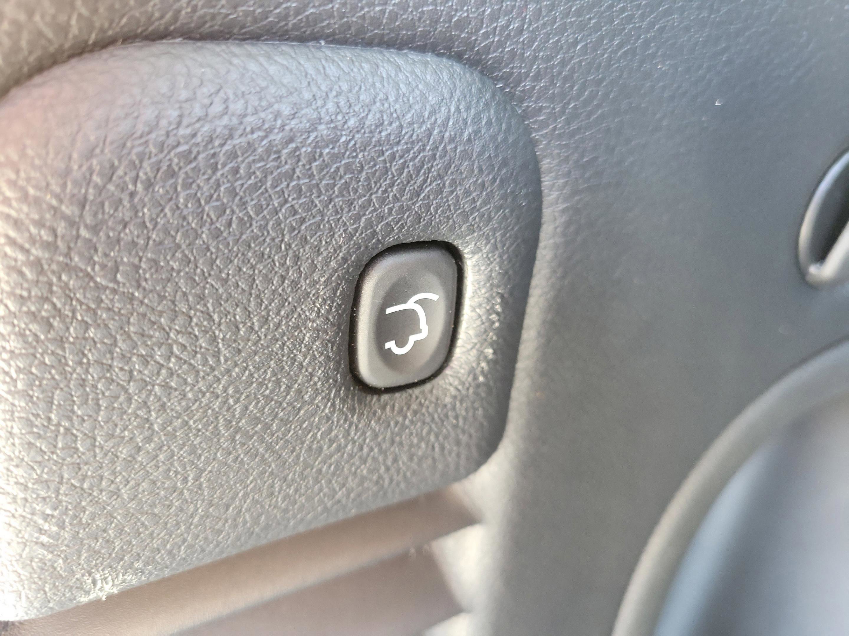 Used 2022 Jeep Grand Cherokee Limited w/ Trailer Tow Group IV image 9