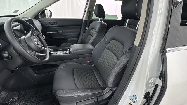 New 2026 Nissan Pathfinder S image 10