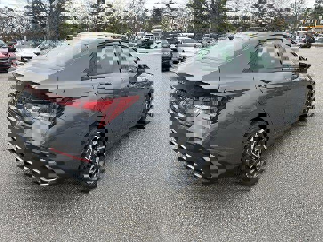 Used 2025 Hyundai Elantra Sport image 31